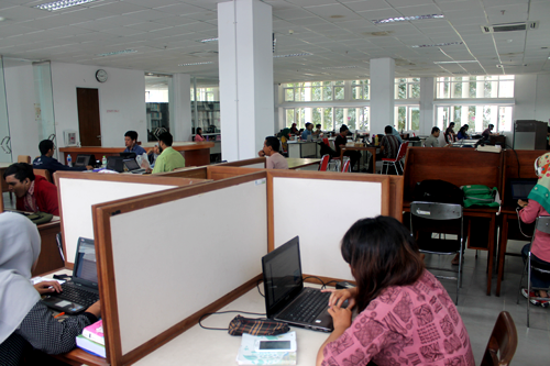 Ruang Baca Layanan Koleksi Karya Ilmiah