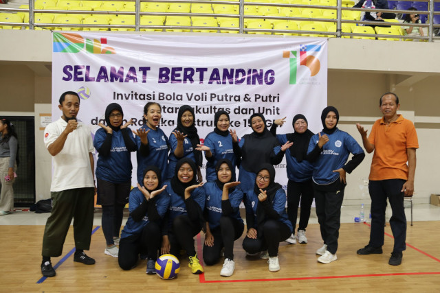 women’s volleyball team 2